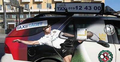 These 15 Awkwardly Placed Adverts Have Hilarious Consequences