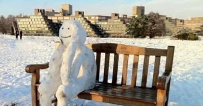 Hold On Guys ! Have a look on Creative Snow Sculptures...The Hilarious State of Art !