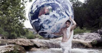 The Dude Who Takes Facebook Profile Pics to a Whole New Level! Learn The Trick!