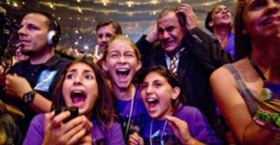 10 WTF Things You Could Only See At A Concert