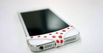 20 Perfect Phone Cases For When You Want To Look Like An As*hole