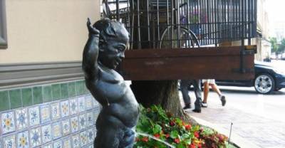 These 12 Fountains Look Pretty... Until You Realize Something Is Really Weird