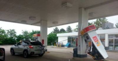 13 People Who Just Don&rsquo;t Understand Gas Stations