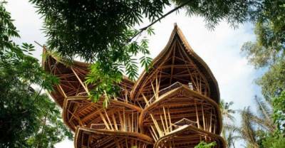 Unbelievable! A Woman Builds Her Own Sustainable Paradise Out of Bamboo