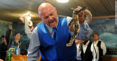 8 "Miracle" Workers Who Were Proven To Be Liars