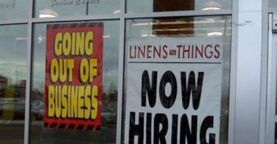 15 Ridiculous Now Hiring Signs That Are A Slap In The Face