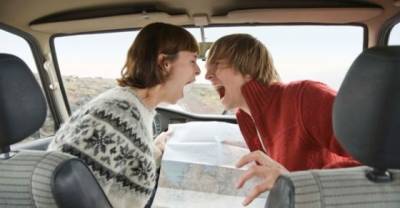 Guy Jumps From Moving Car To Avoid Arguement With Girlfriend