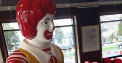 SomeTimes People Can't Stop Themselves From Harassing Ronald McDonald Statues