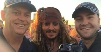 Johnny Depp Takes Time To Meet Fans While Dressed As Jack Sparrow.
