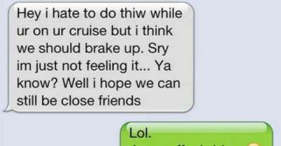 16 Texts To Let You Know You Are Single Again, And That's HURT!