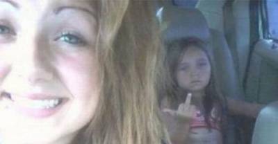 19 Selfies Instantly Improved By The Background