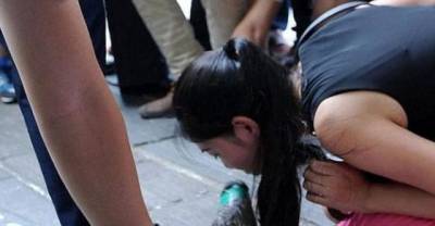 Company Gives $160 Bonus to Employees Who Agreed to Kiss Crocodile