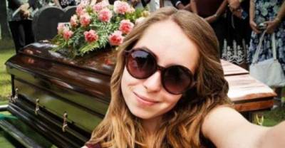 15 Perfect Selfies Taken At The Wrong Time !