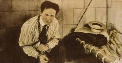 10 Famous People From Past That Died In Embarrassing Ways