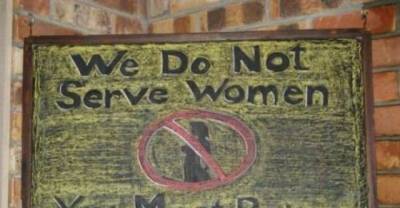 17 Of The Funniest Bar Signs Ever Spotted