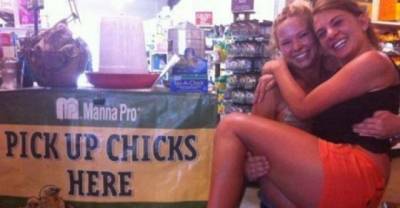 26 People Who Take Signs Way Too Seriously