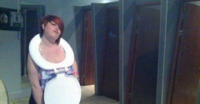 Try To Imagine Seeing These 18 Hilarious, Depraved Bathrooms In The Flesh! Giggle Or Shudder?!
