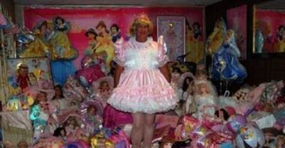 15 Bizarre Moments That Will Make You Cringe