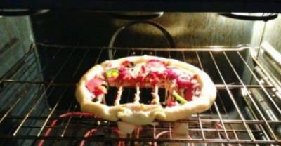 12 People Who Have Sinned Against Frozen Pizza