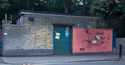 This Hilarious Exchange Between A Graffiti Artist And Street Cleaner Goes Viral