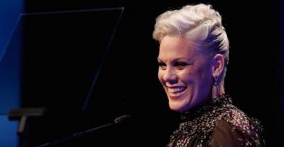 Pink Calls Vmas "Gross And Embarassing," Then Calls Out People Calling Her Out For The Call-out.