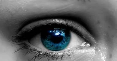 Looking At Tears Under A Microscope Reveals A Shocking Fact
