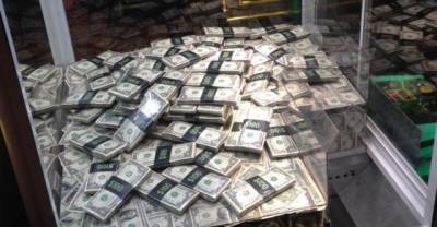 10 Claw Machines With Dangerously High Stakes