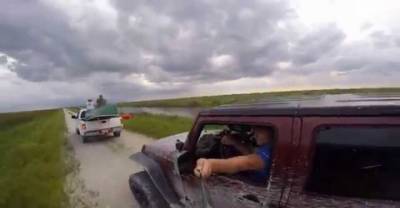 Selfie-shooting Driver Gets The Surprise Of a Lifetime!