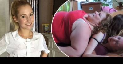 This Tiny Woman Earns Some Serious Cash By Letting Big Women Squash Her