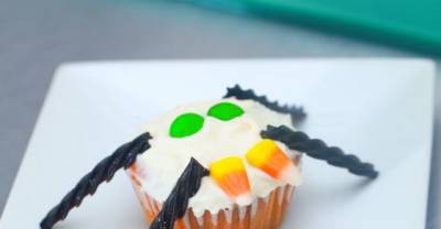These Spider Cupcakes Are Terrifyingly Delicious!