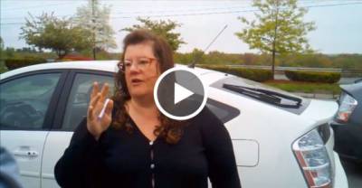 Lady Driving A Prius Freaks Out On Family Driving A Truck