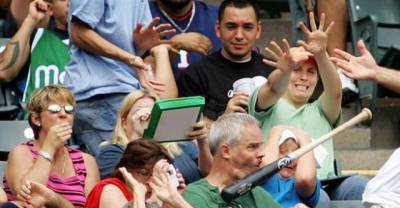 13 Perfectly Timed Pictures That Will Make You Cringe