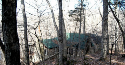 What the Man Discovered at the His Neighbor&rsquo;s House Will Surely Scare the Crap Out of You
