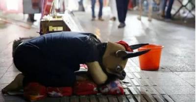 Chinese Teen Dresses As Cow Each Day And Asks People To Ride Her To Raise Money For Sick Father