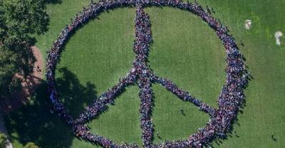 Thousands Form Human Peace Sign In Central Park To Honor John Lennon