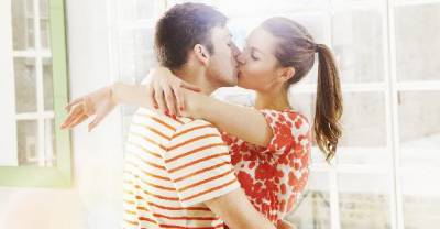 The 8 most popular kissing styles and what they say about your relationship