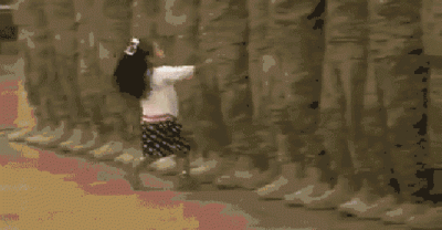 Little Girl Breaks Rules And Interrupts Ceremony To Give A Warm Hug To Her Dad