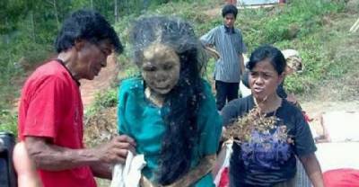 What People In Indonesia Do With Their Dead Is So Shocking & Bizarre