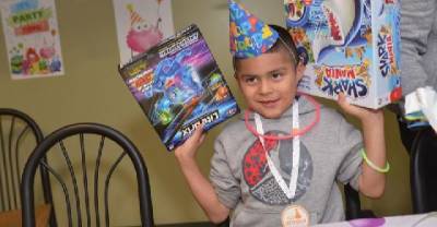 Woman Throws Homeless Kids 'Mind-Blowing' Birthday Parties