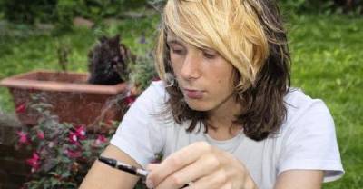 5 Signs Your Kid Is Vaping