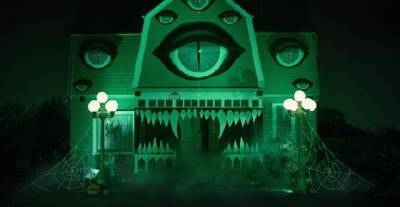 This Woman&rsquo;s Amazing Halloween Haunted House Is Like Something Straight Out Of A Tim Burton Movie