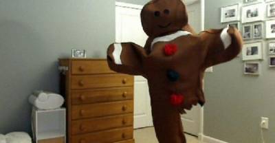 One-Legged Man Enjoys Halloween By Wearing Amazing Costumes