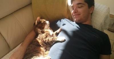 Mowgli The Cat Has Been This Man&rsquo;s Best Friend For 20 Years!