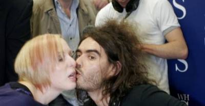 20 Times We Realized That Our Favorite Celebs Can Be Awkward Too
