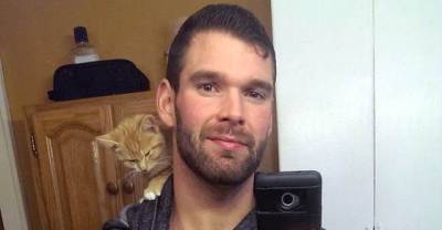 Stray Kitten Wanders Into A Man&rsquo;s Life