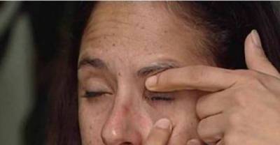 This Happens When You Pour Glue Into Your Eyes