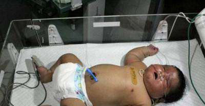 Mother Gives Birth Naturally To A Boy Weighing More Than 14 Lbs In Just 15 Minutes