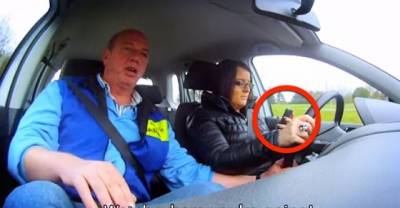 She Starts Texting During A Driving Test. Can You Guess What Follows?