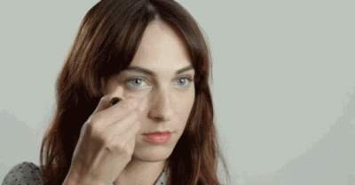 This Girl&rsquo;s Mission Is to Make Fake Freckles Trendy