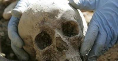 10 Bizarre Things People Did With Corpses